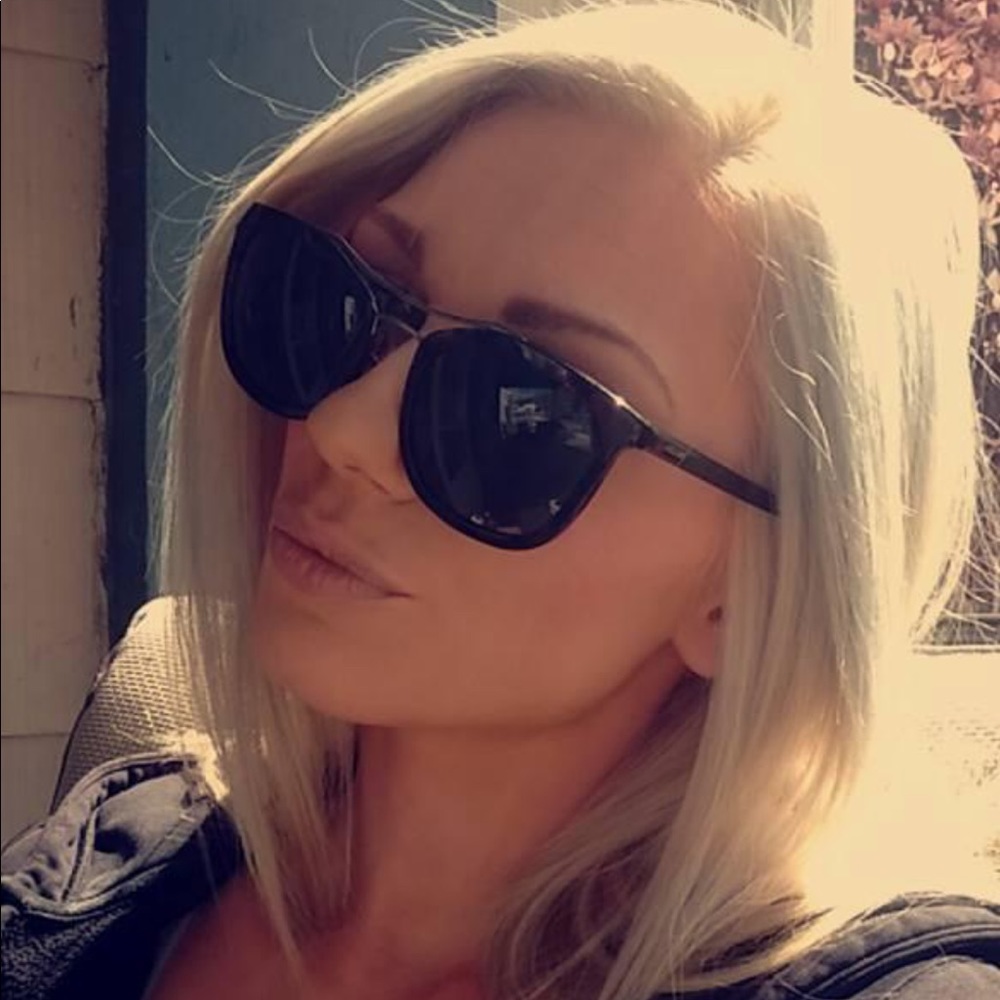 Meet your Posher, Regina